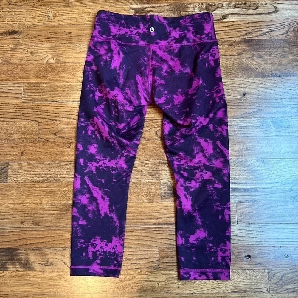 LULULEMON Wunder Under II 21 in tie dye crop leggings breezie plum black size 6 - Picture 3 of 8